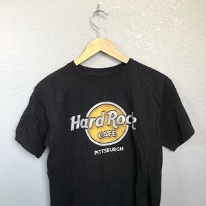 Hard-rock cafe big logo shirt in black/gold